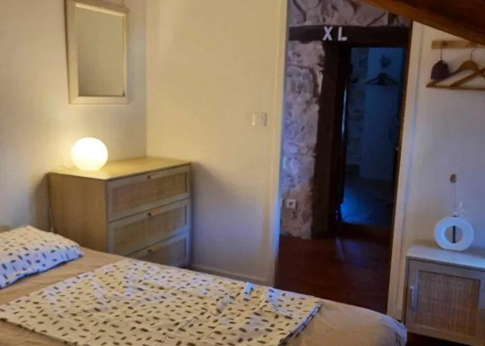 Villa De 3 Avec Piscine Privee Jacuzzi Et Jardin Clos A Lussana Lussan (Gard)