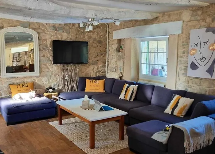 De 3 Avec Piscine Privee Jacuzzi Et Jardin Clos A Lussana *