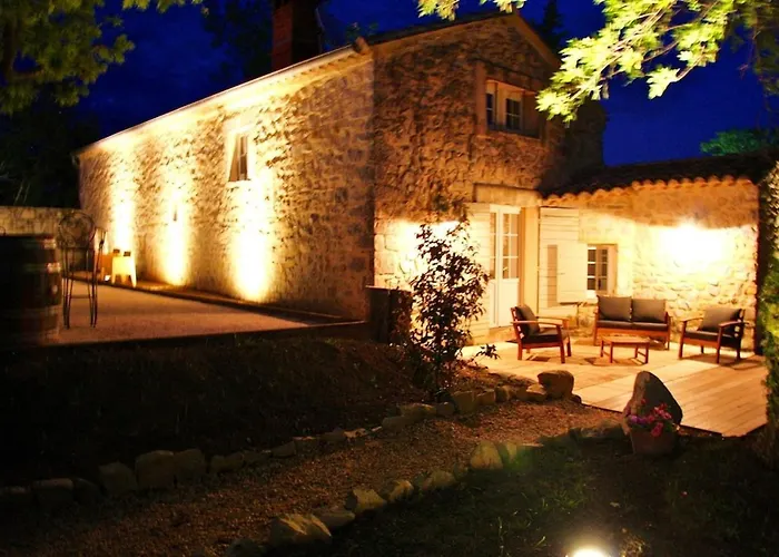 Villa De 3 Avec Piscine Privee Jacuzzi Et Jardin Clos A Lussana Lussan (Gard)