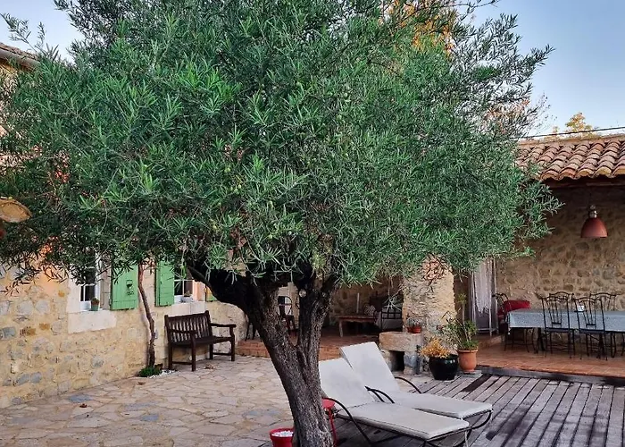 De 3 Avec Piscine Privee Jacuzzi Et Jardin Clos A Lussana Villa